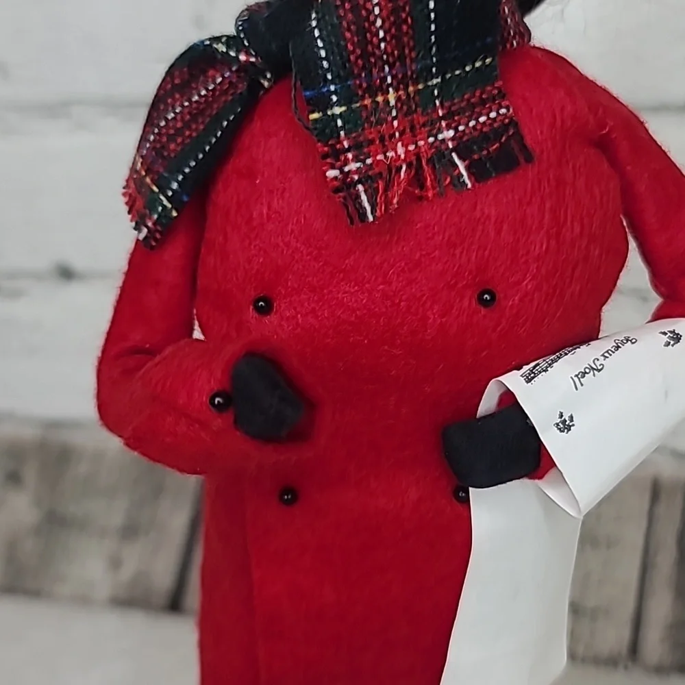 Byers' Choice Carolers '87 Handcrafted Adult Caroler Man w/Sheet Music Vintage